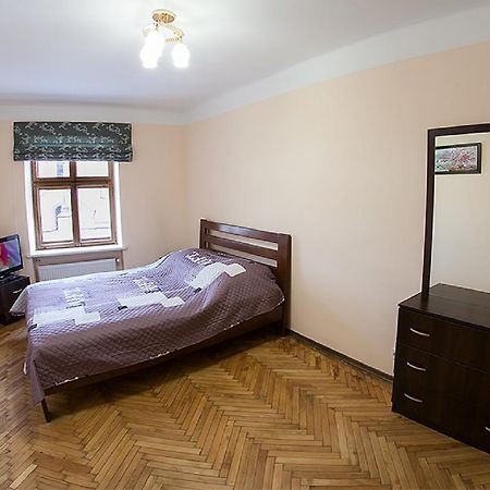 Квартира В Центрі На Вулиці Вірменській 12 Є Дві Спальні Двуспальні Ліжка Lviv Extérieur photo