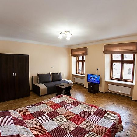Квартира В Центрі На Вулиці Вірменській 12 Є Дві Спальні Двуспальні Ліжка Lviv Extérieur photo